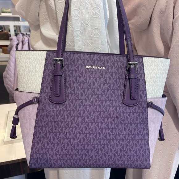 MICHAEL KORS Voyager Large Color-Block Signature Logo Shoulder Tote
Dark Purple - Picture 7 of 16